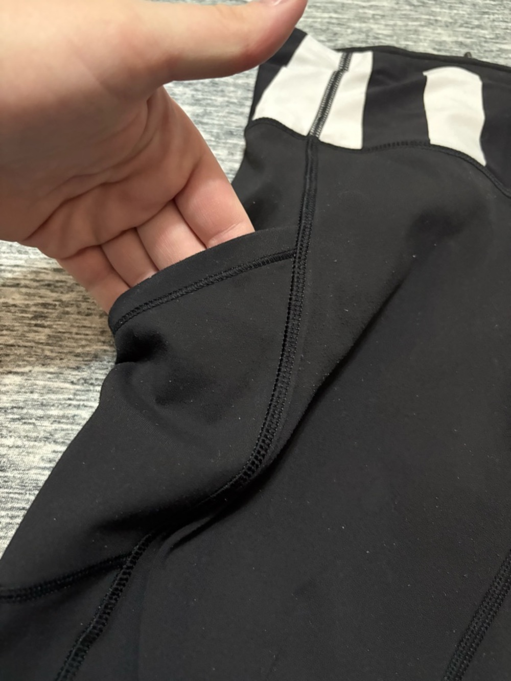 Lululemon Speed Tight Black with Ruffle Size 6 - Picture 4 of 8